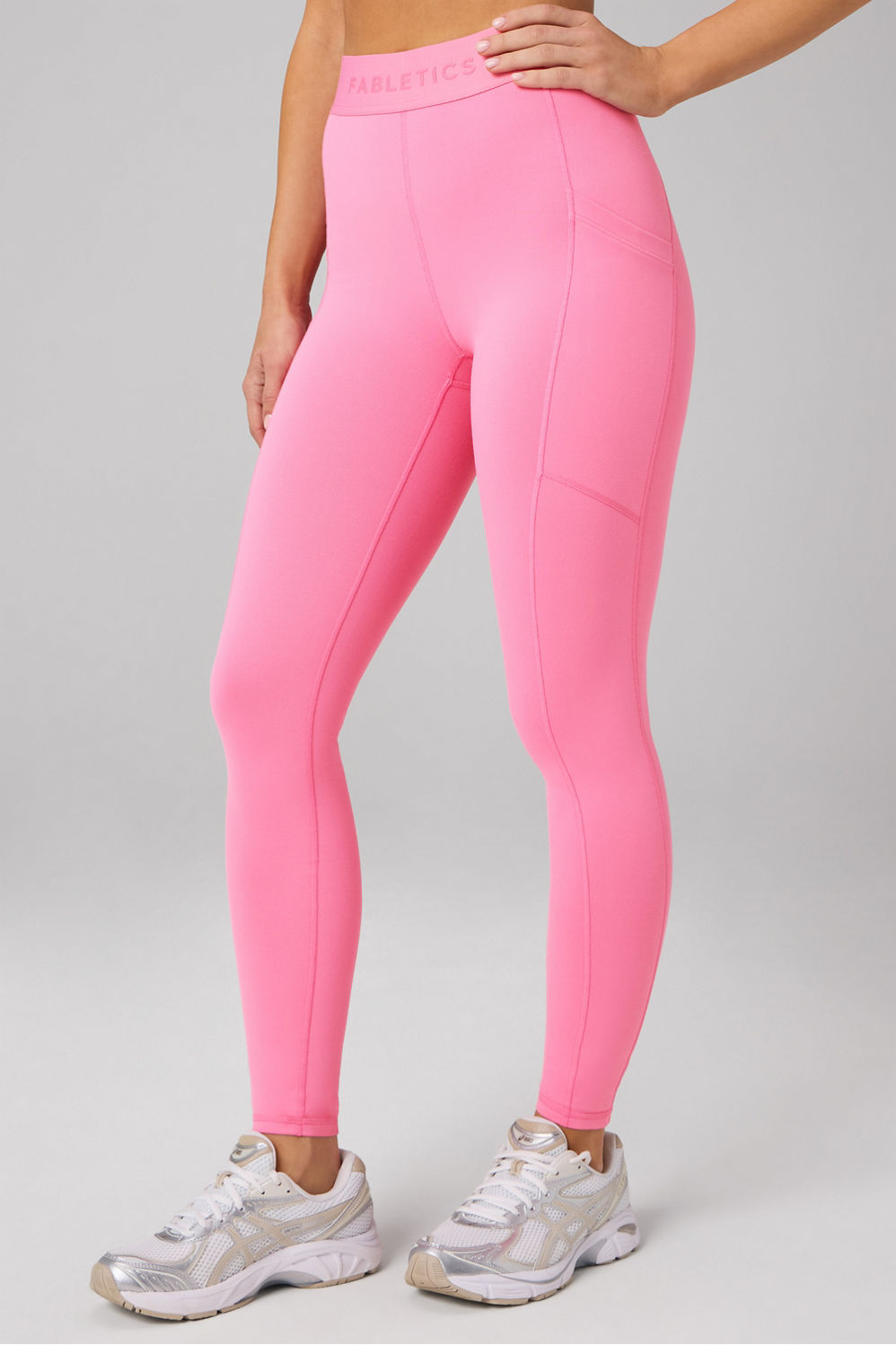 ON-THE-GO HIGH-WAISTED LEGGING-SHORT
