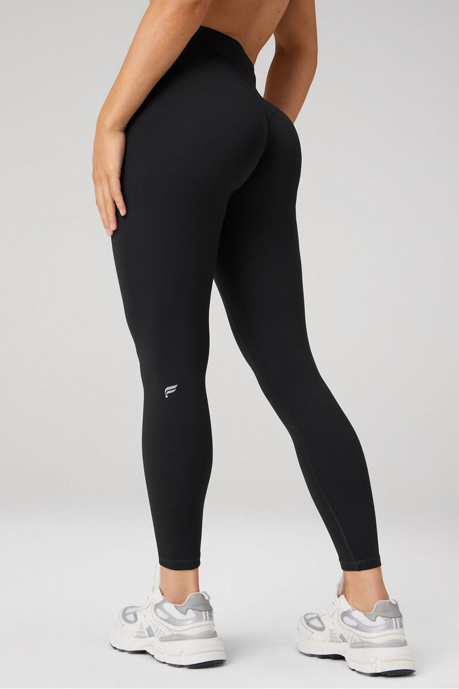THE NO-SEAM PURELUXE TLC LEGGING-SHORT